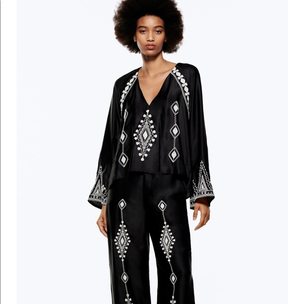 Embroidered blouse from Zara size: S